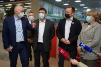 Дополнительный пункт вакцинации от COVID-19 на базе торгово-развлекательного центра «СитиМолл» посетил глава Сургута Дополнительный пункт вакцинации от COVID-19 на базе торгово-развлекательного центра «СитиМолл» посетил глава Сургута